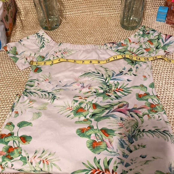 Cute off the shoulder, tropical print stretchy dress 😍😍😍 - Picture 9 of 9